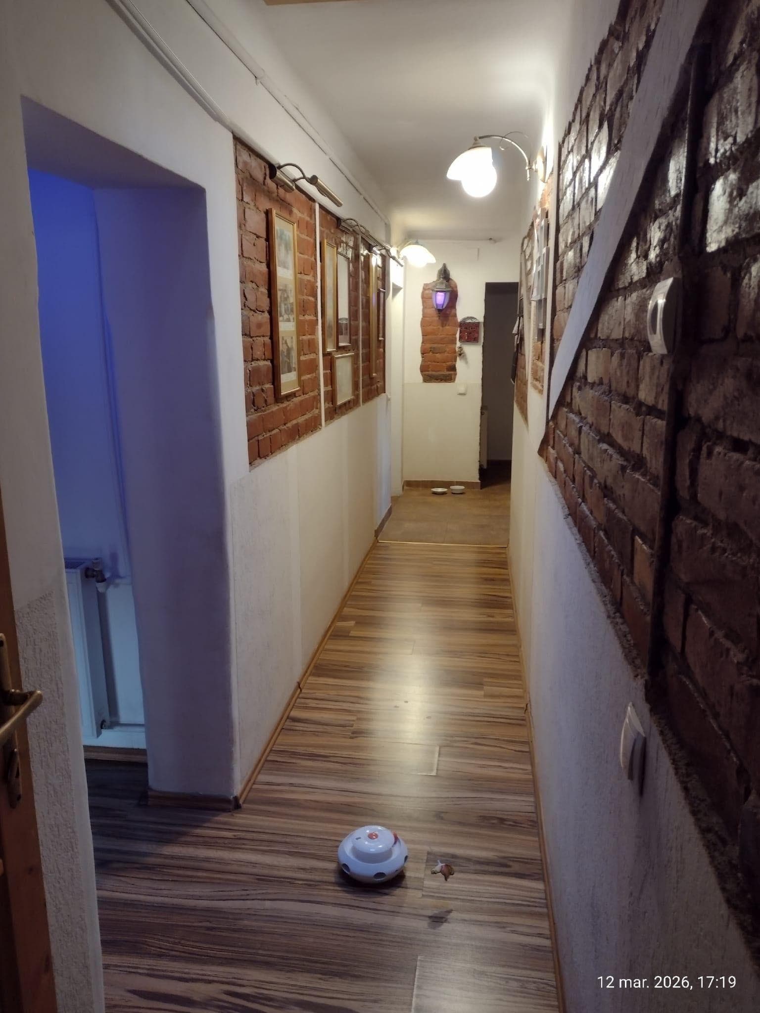 Închiriez apartament cu 4 camere în Cotroceni - imagine 1