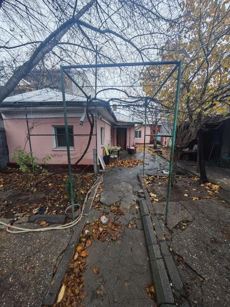 Vând casă zona Salaj sector 5