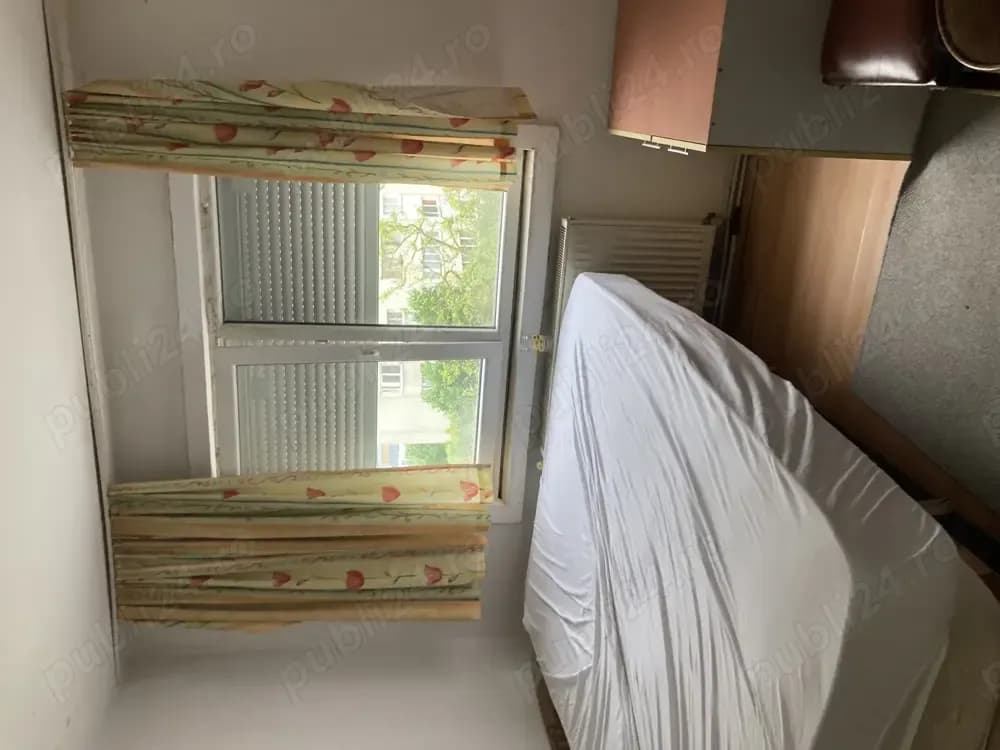 Vand apartament 3 camere, semidecomandat, 46 mp, Manastur, Str Parang, 120000 Euro - imagine 5