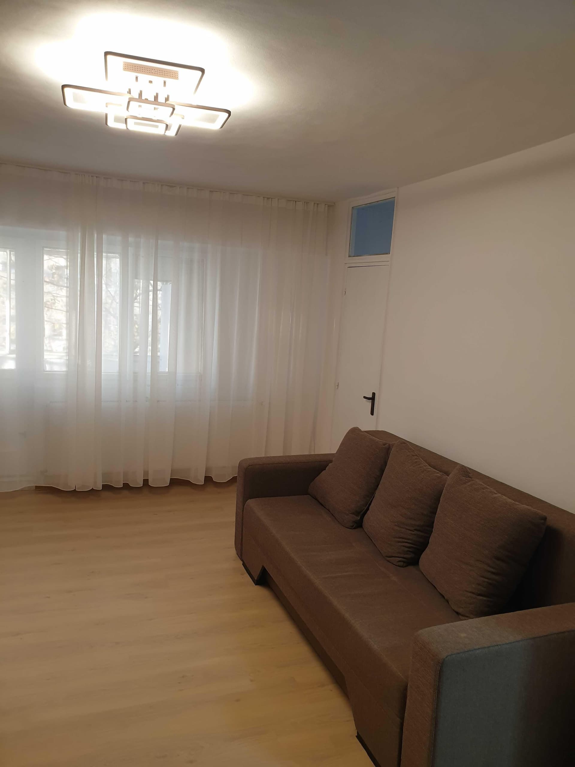 Garsoniera Crangasi - imagine 1