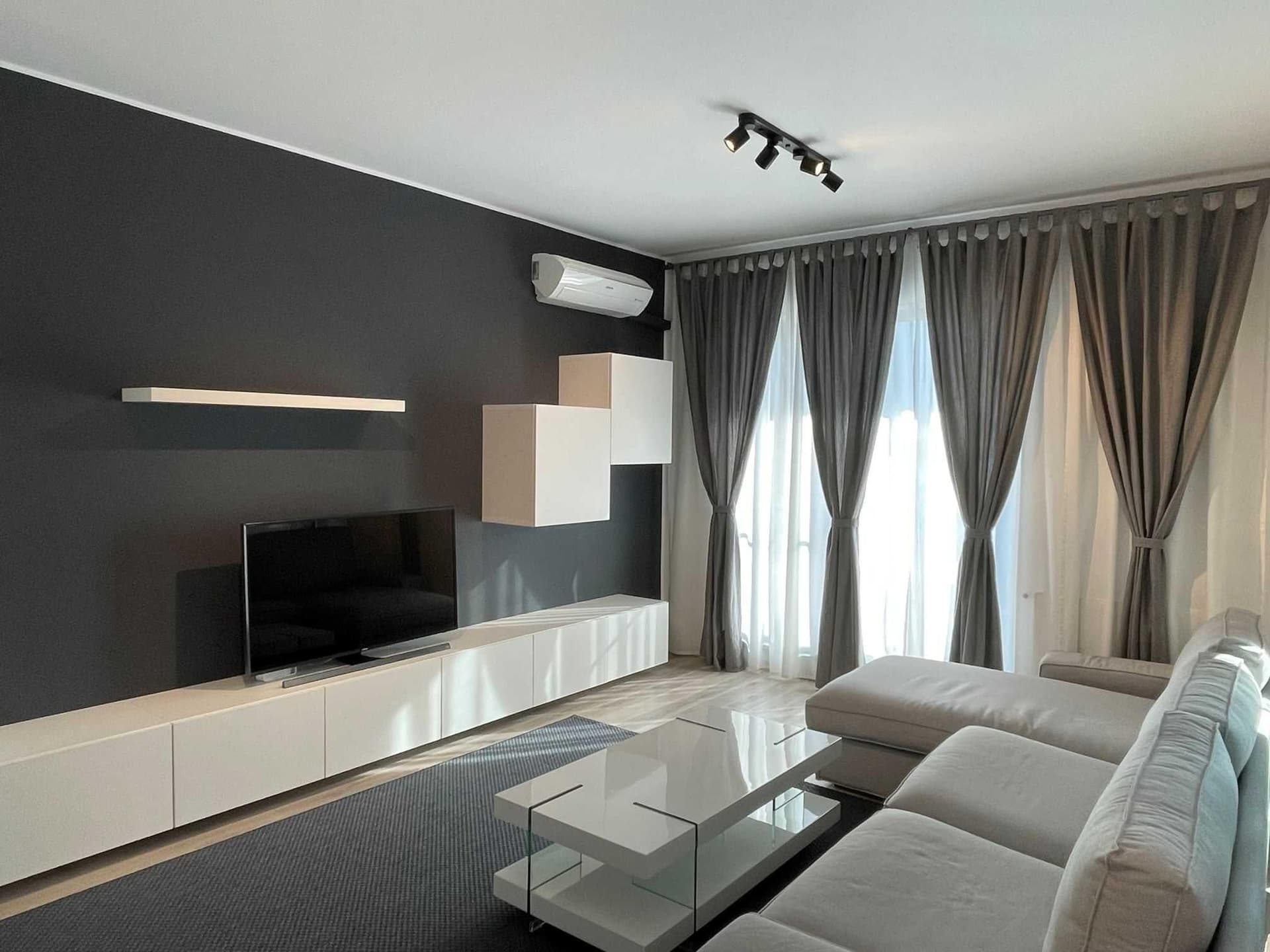 Inchiriez Ap 2 CAM 20th Poenaru/Crangasi/Regie + Loc Parcare Subteran