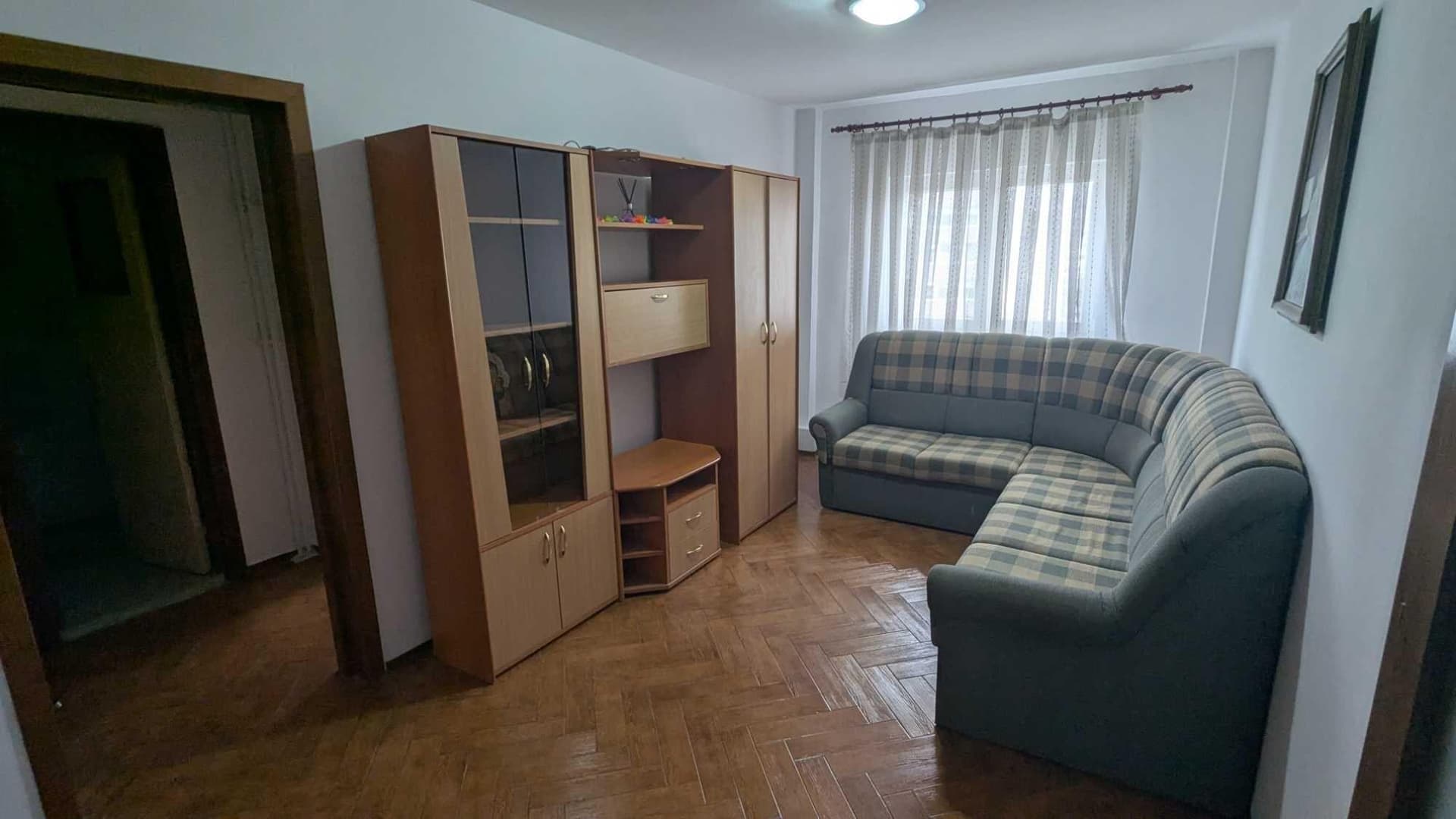 Inchiriez Apartament 3 camere, 70 mp – Piața Gorjului
