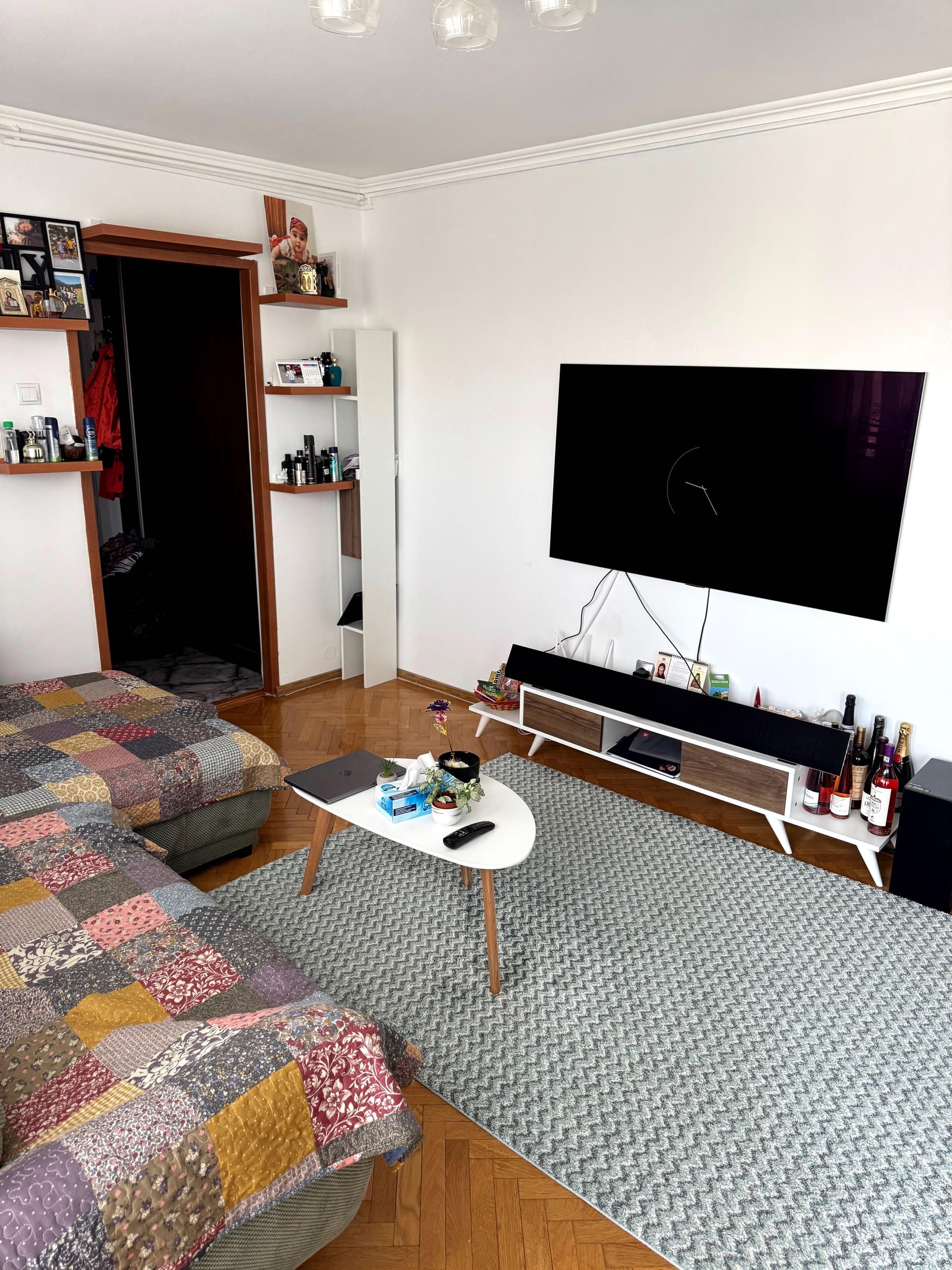 Închiriez Apartament 3 camere 70m2 / Militari/Gorjului /Metrou - imagine 1