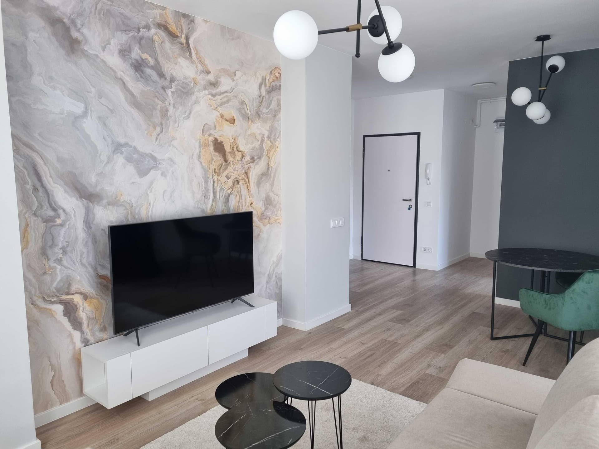 Inchiriere apartament 3 camere + 2 parcari subteran Granvia Lujerului - imagine 1