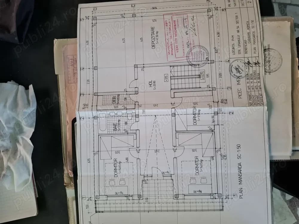 Închiriez vilă P+E .