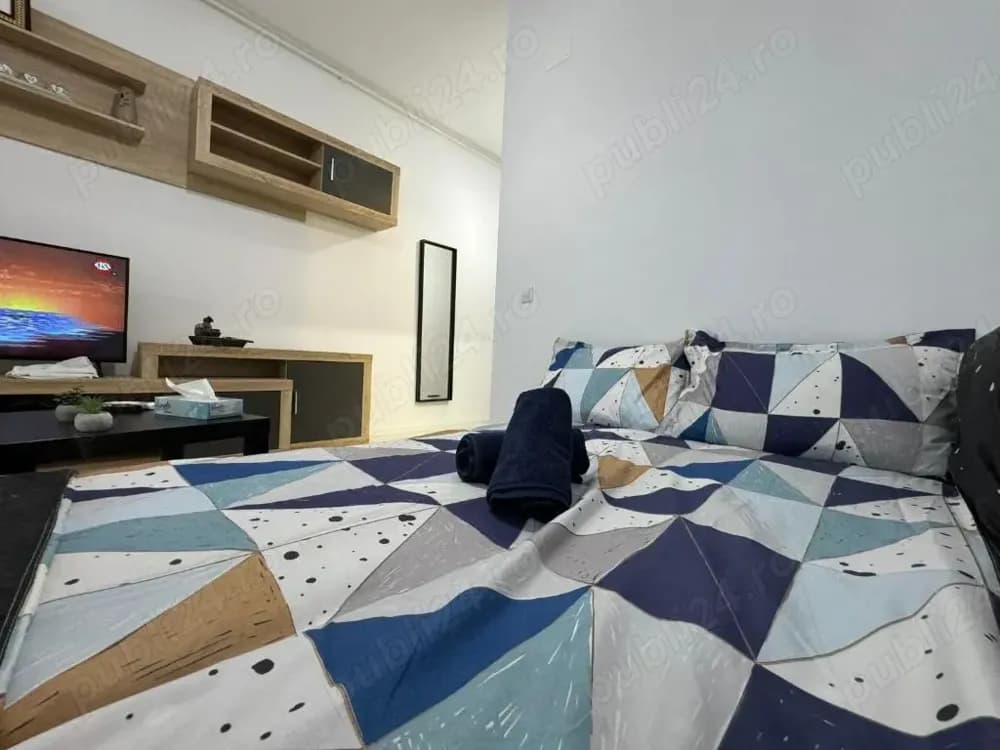 Garsoniera in bloc nou Proprietar mobilat complet TVA inclus  Lift - imagine 1