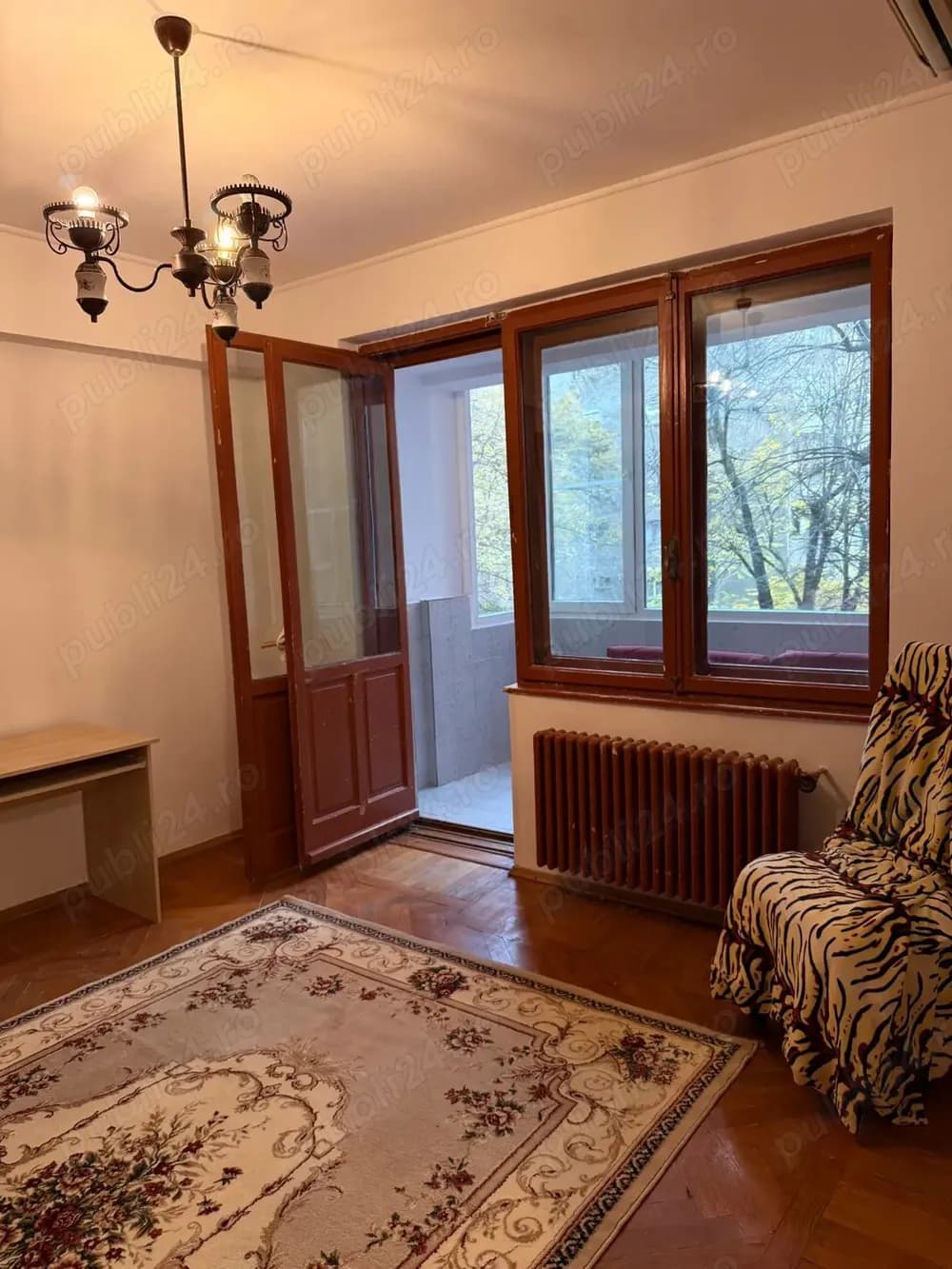 Apartament 2 camere, Piața Romană - lângă gura de metrou