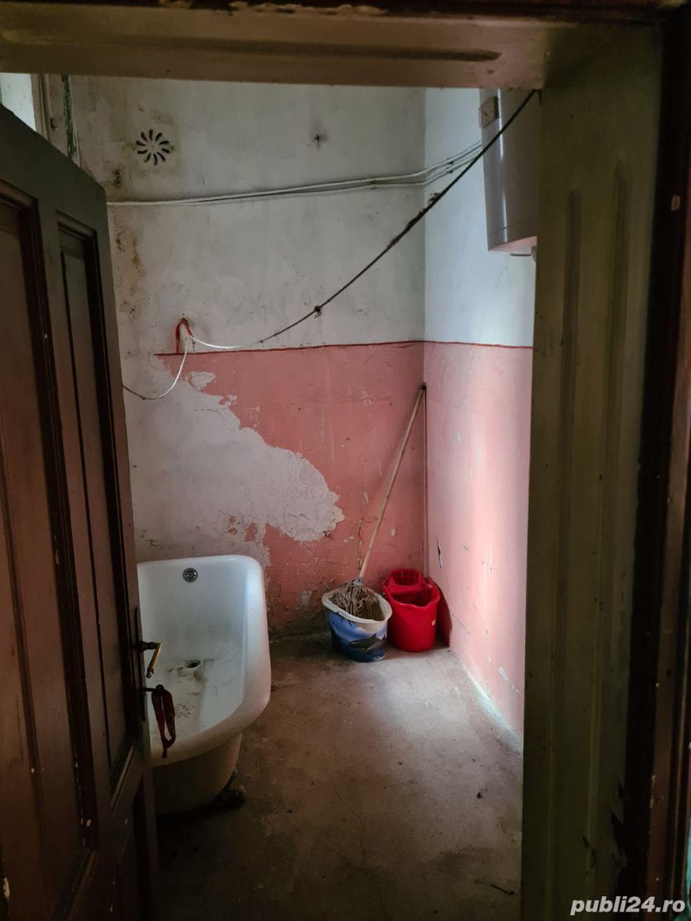 Apartament 3 camere 80,40 mp decomandat   Vila veche tip bloc - imagine 1