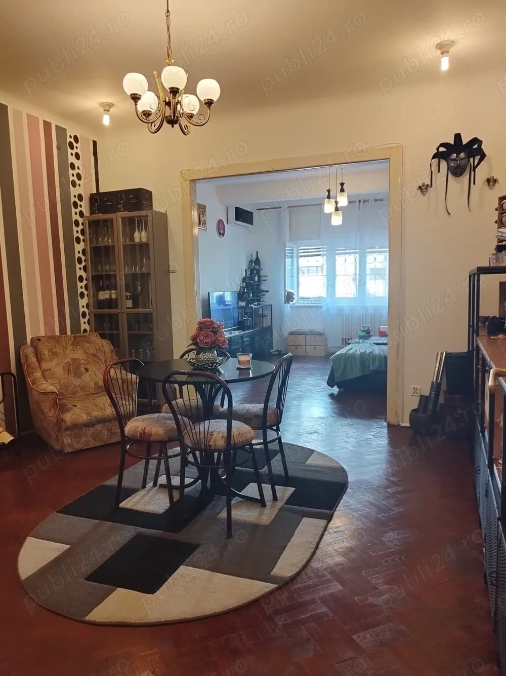 Vand apartament 3 camere Piata Victoriei - imagine 1