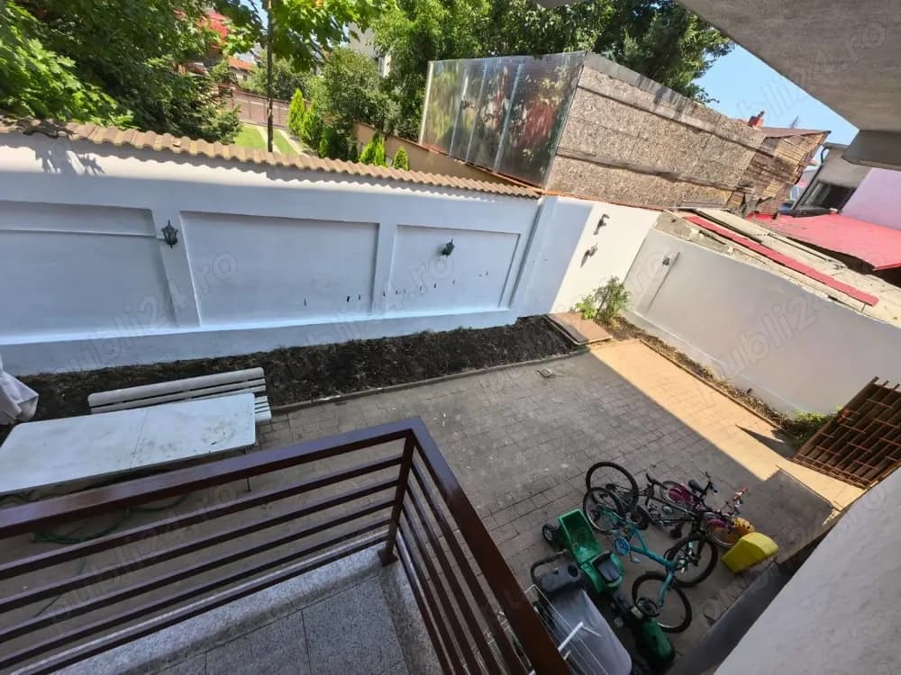 Vand ap. 3 camere + curte proprie  - lidl   metrou   parc bazilescu