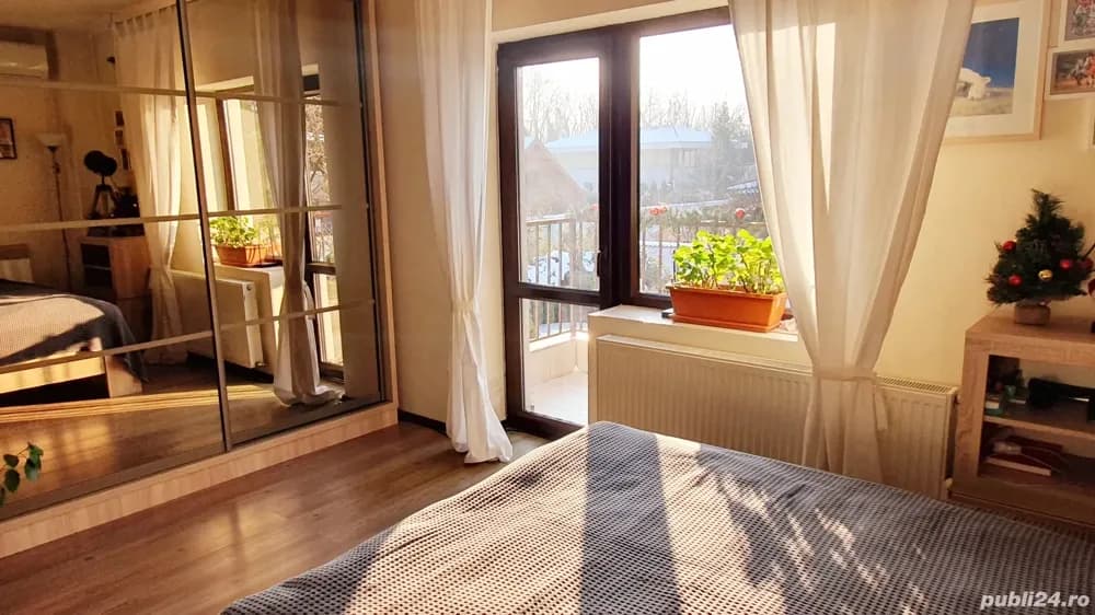 Vila P+1, Sector 1, Bucuresti la liziera padurii Baneasa, zona Liceul Francez