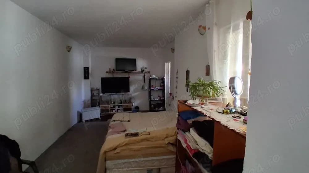 Casa 3 camere zona Damaroaia