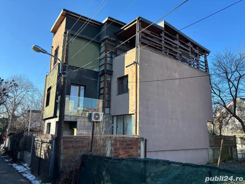 Vila langa lacul Baneasa, parcul Herastrau, zona Nord, Str. Garlei - Dobrogeanu Gherea - imagine 1