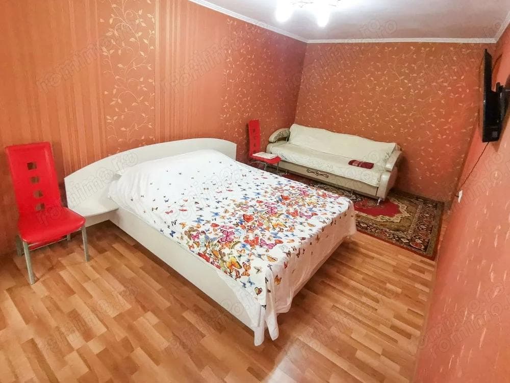 Ofer spre închiriere garsonieră în zona Ștefan cel Mare