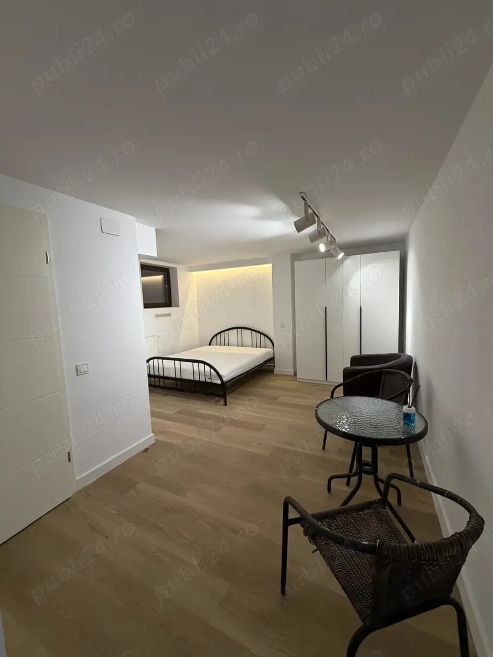 Garsoniera noua si spatioasa, Calea Mosilor