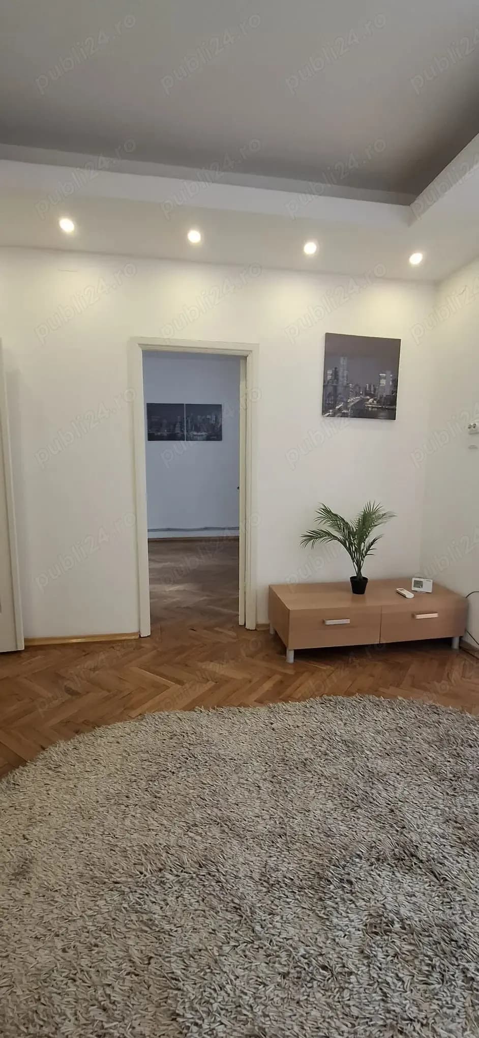 Apartament 2 camere, zona centrala - imagine 1