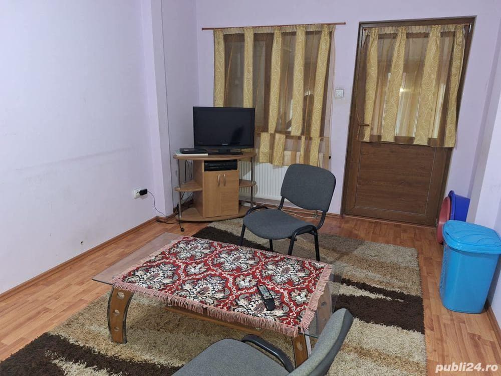 Închiriez 1 camera + baie + bucatarie  la curte - imagine 1