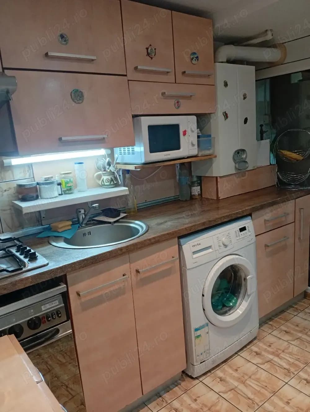 Inchiriat casa curte mobilata utilata parter etaj - imagine 1