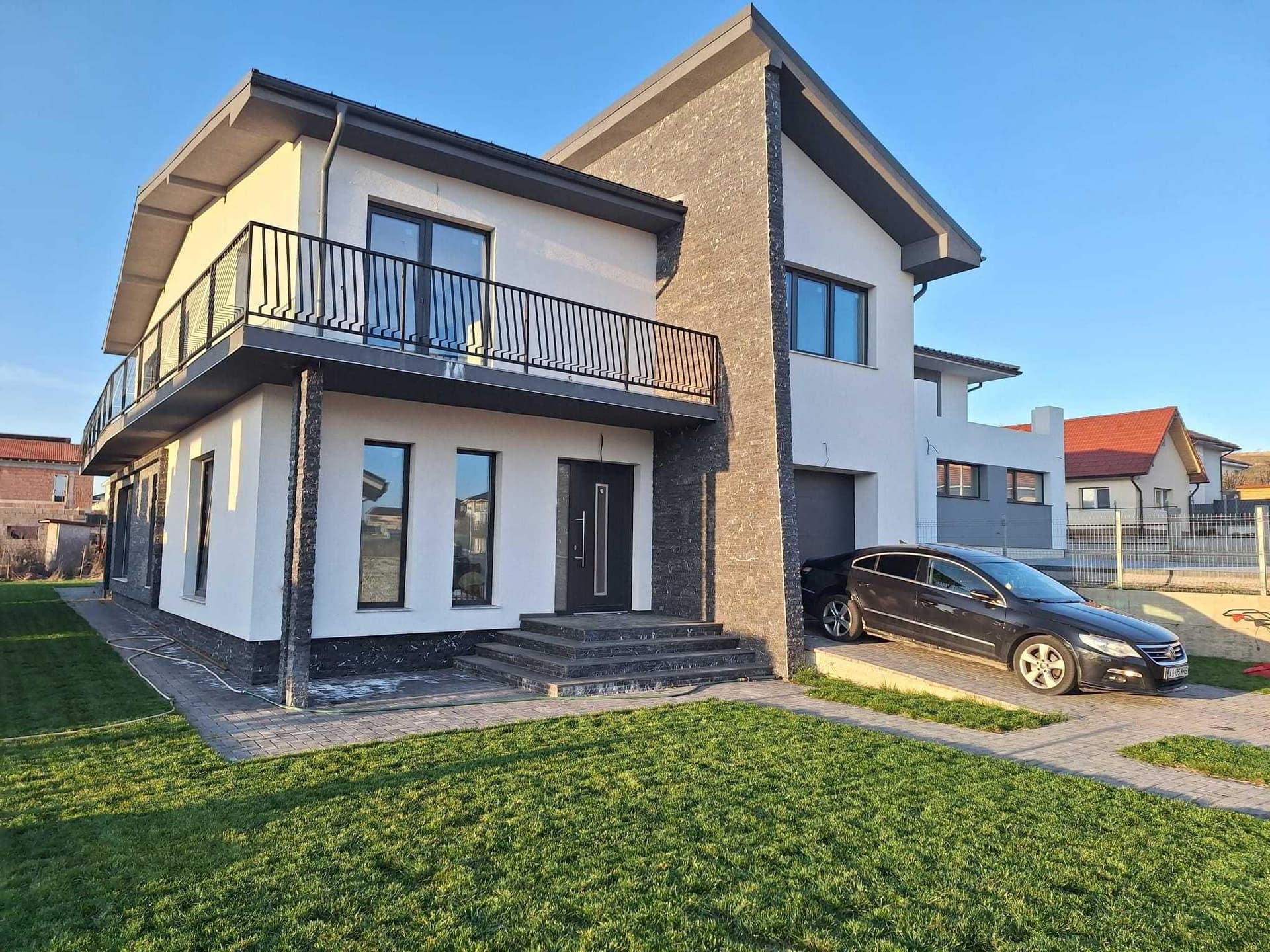 Vand Casa-Persoana Fizica - imagine 1