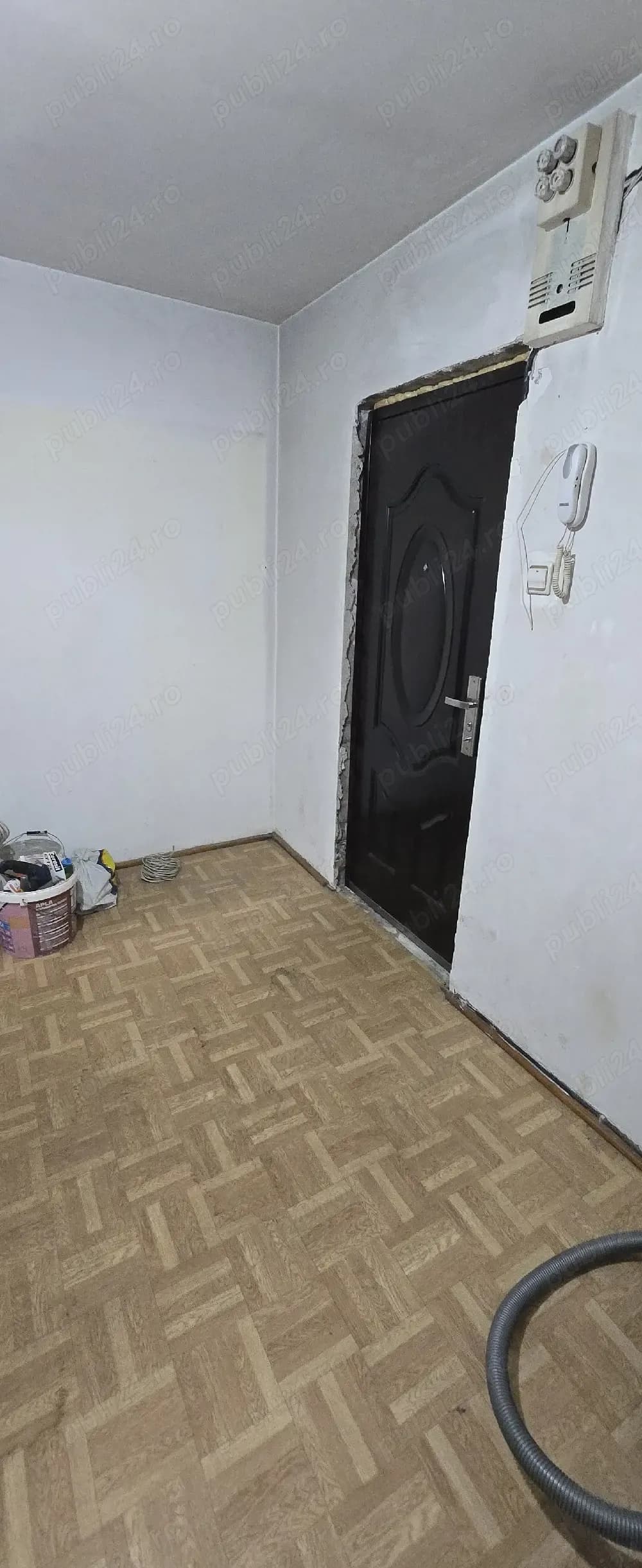 vind garsoniere conf 3 - imagine 1