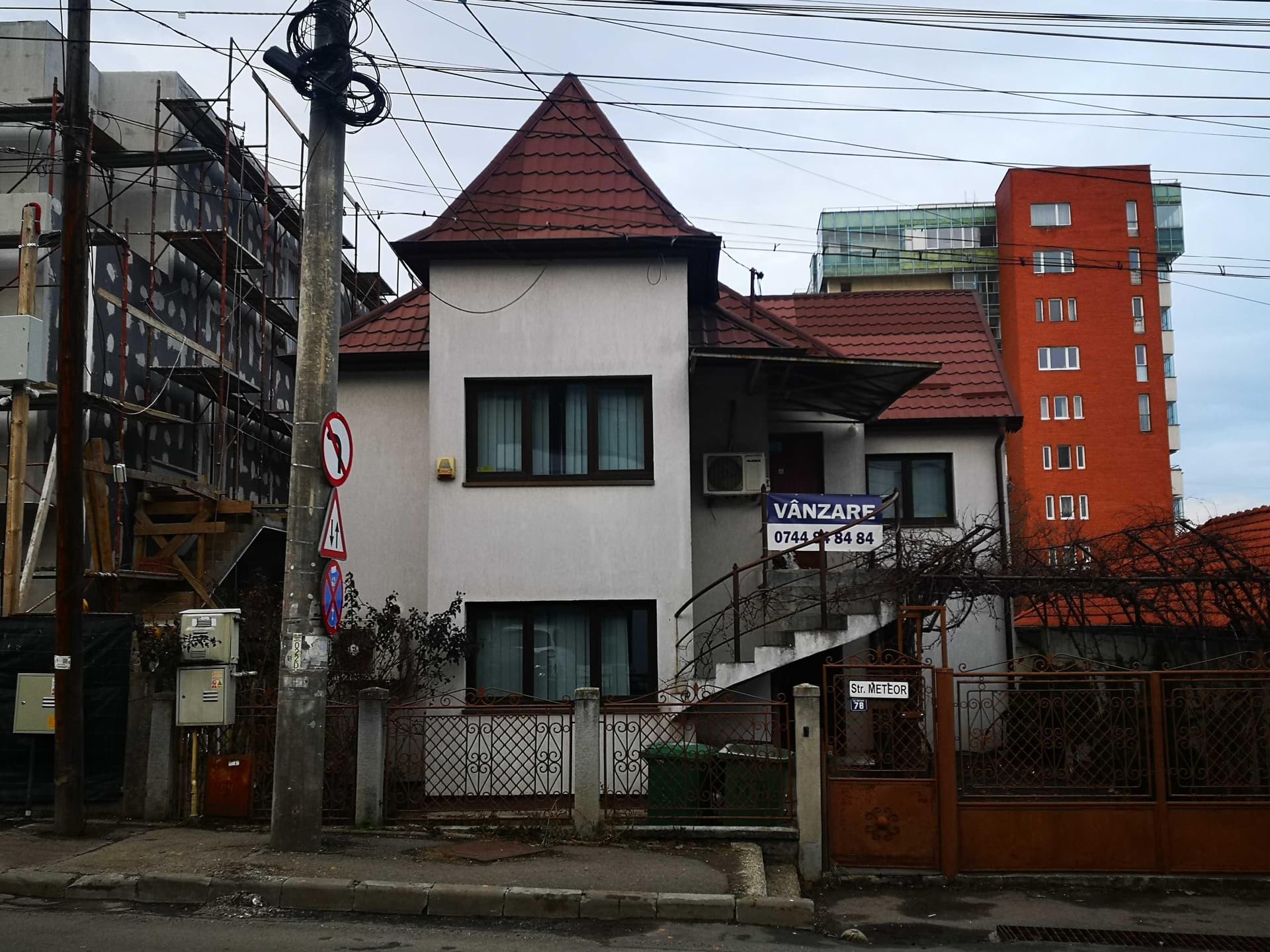 Vand casa pe strada Meteor, cartierul Zorilor - imagine 1