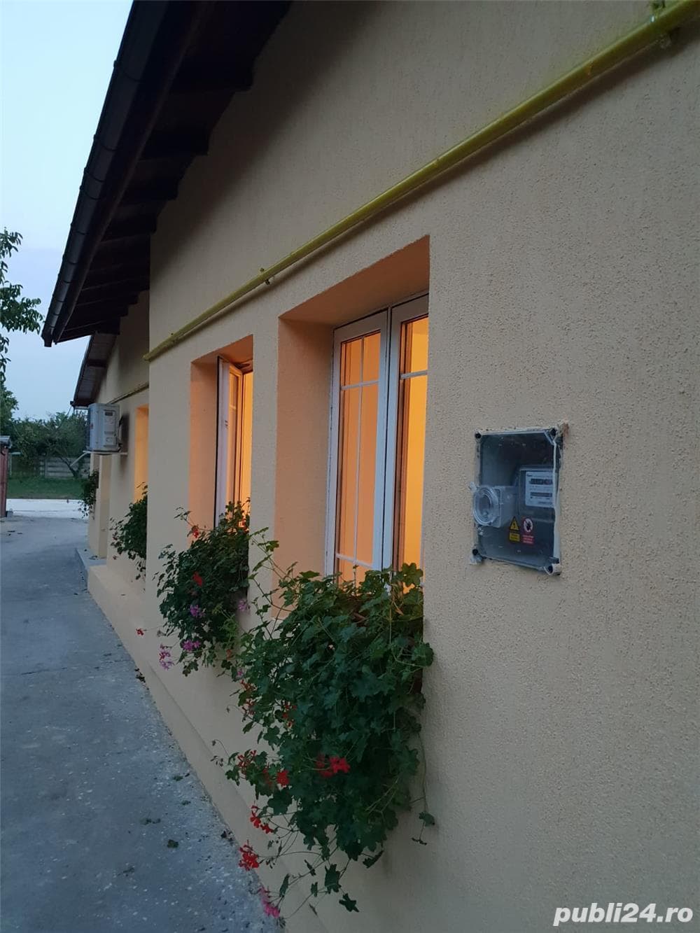 Casa cu 1100 m teren - imagine 1