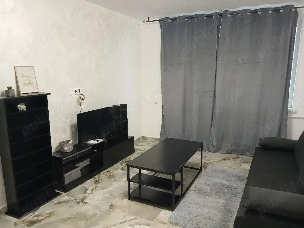 Inchiriez garsoniera decomandata