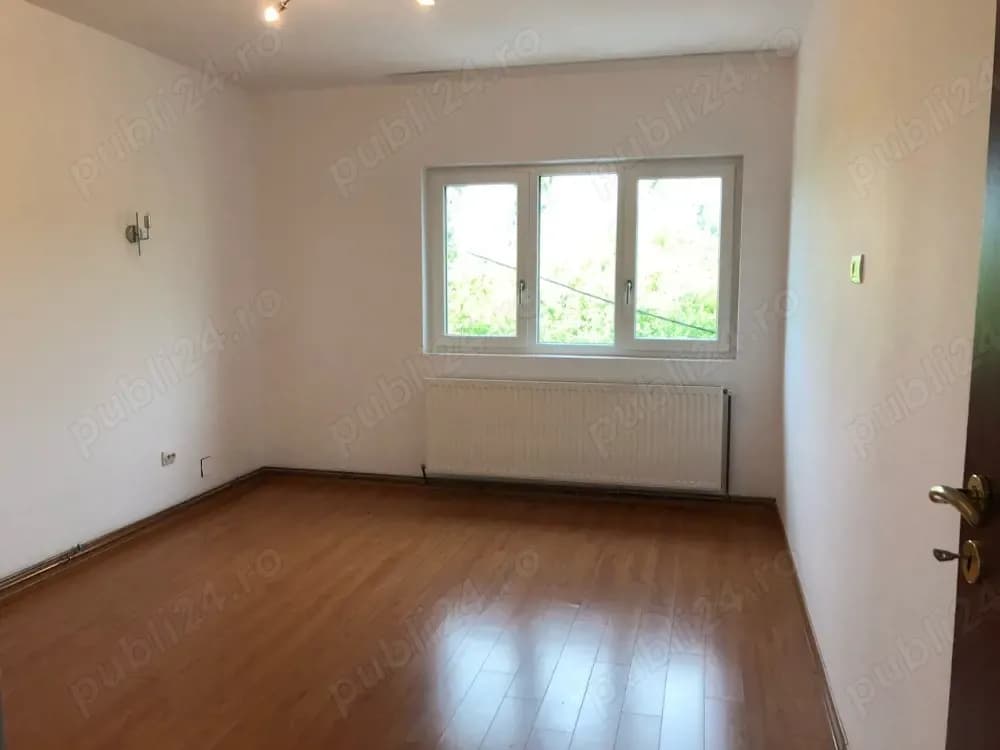 Vila de vanzare ( duplex)