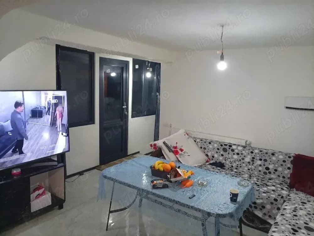 vand 1 3 din casa+curte