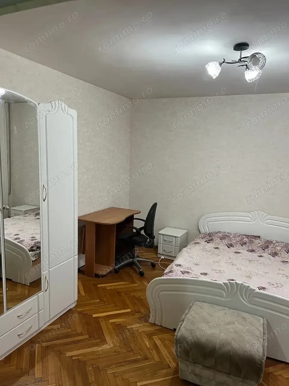 Garsoniera- Zona Titan