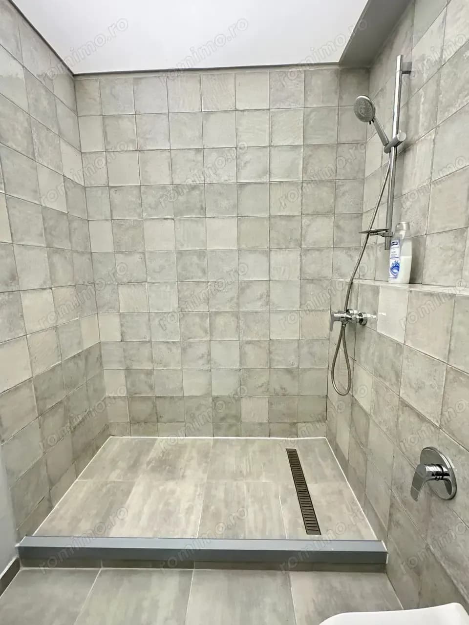 Garsoniera titan zona piata Mimis