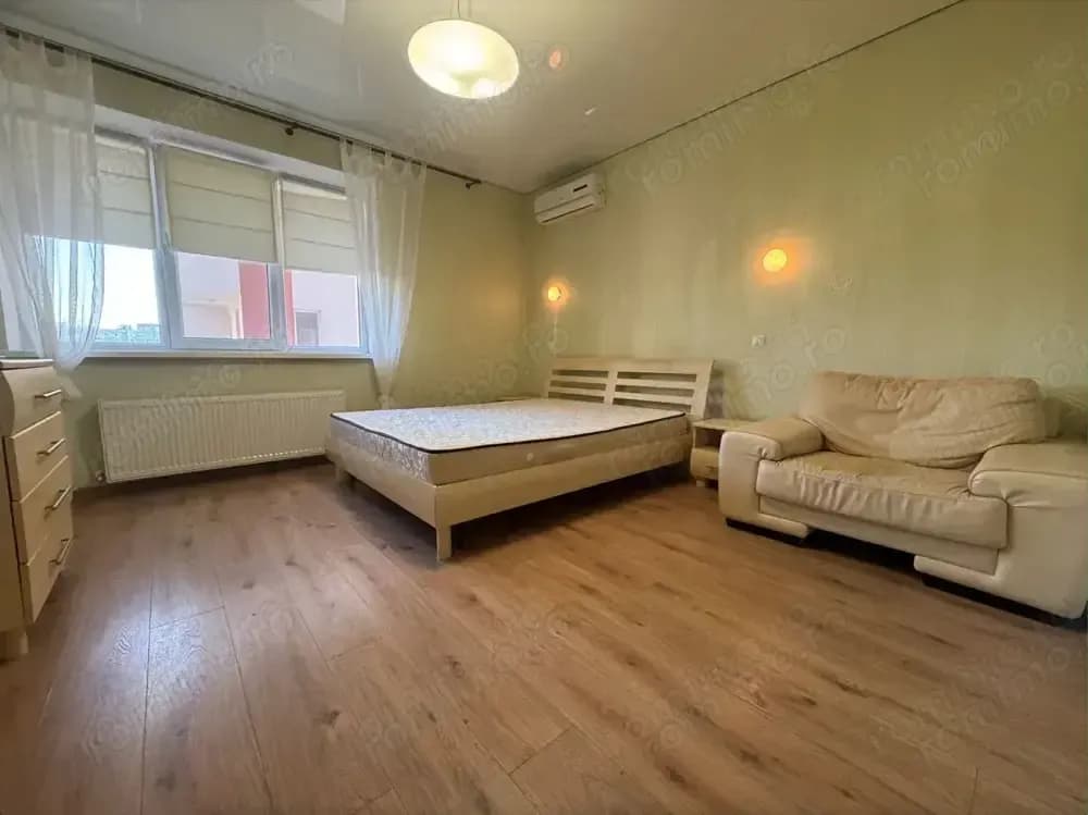 Garsoniera situata in zona Titan