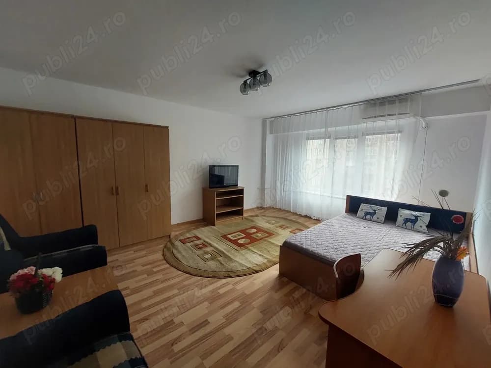 Particular, inchiriez garsoniera - bd. Mircea Voda langa Camera de Comert (zona Unirii)