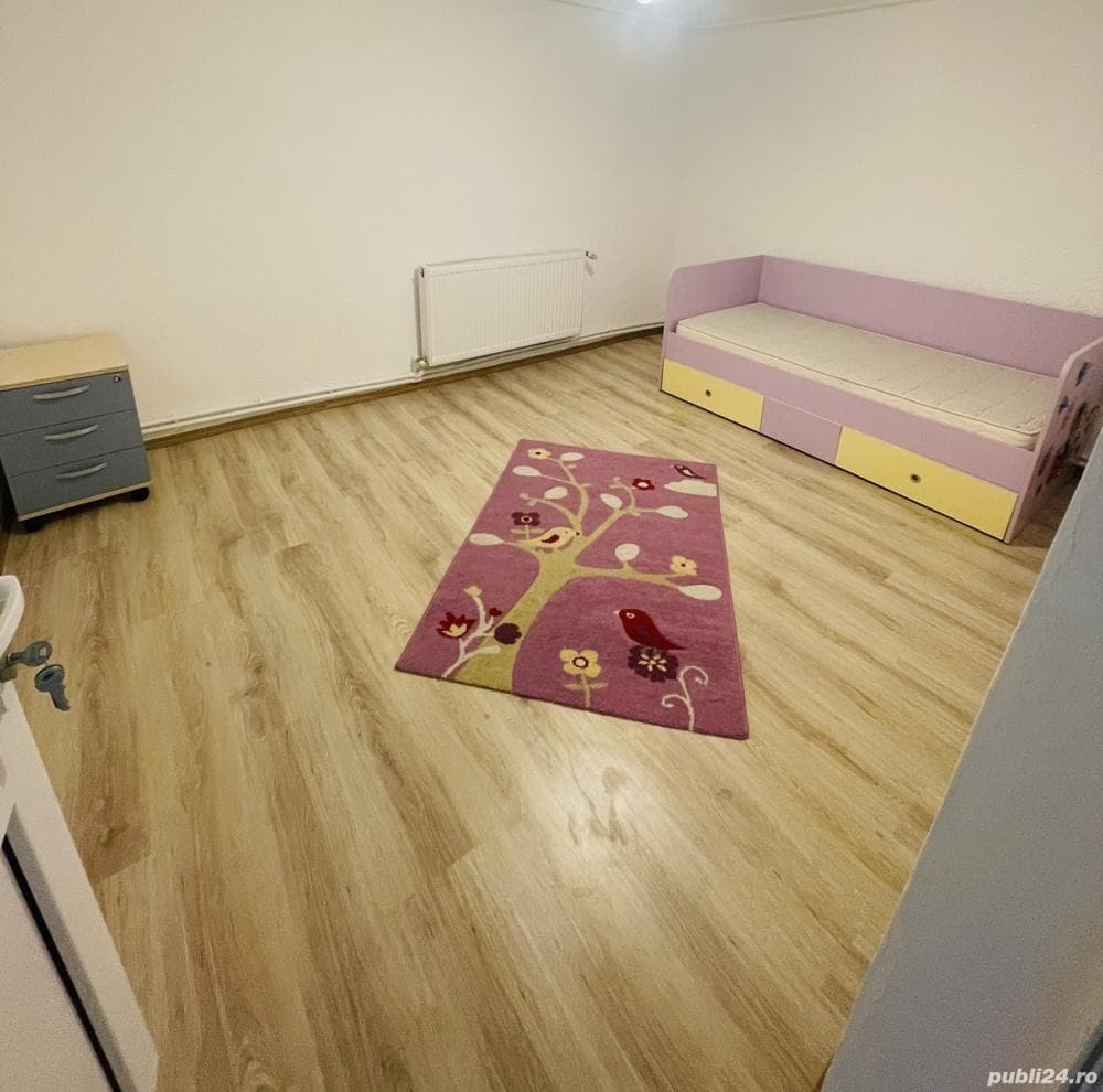 De închiriat cameră la curte - imagine 1