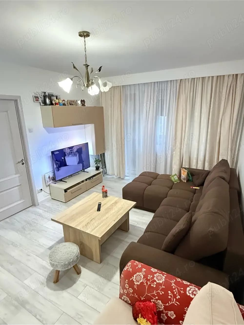 Calea Vitan stradal- 2 camere decomandat