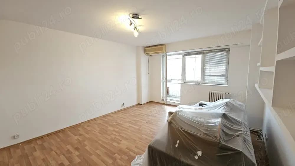 Nerva Traian, apartament 2 camere spatios. Centrala proprie