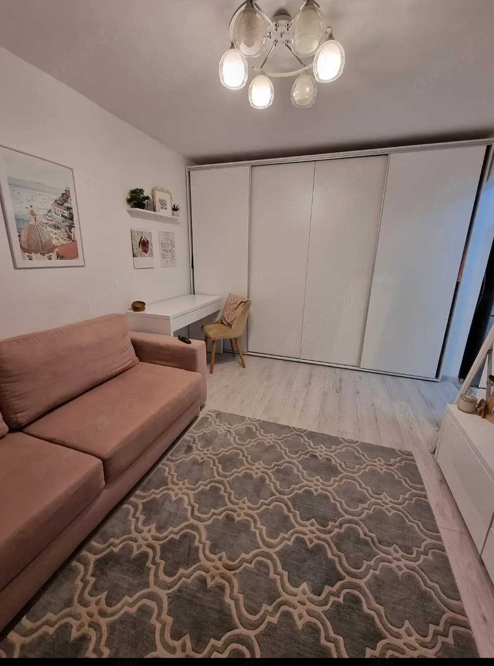 Apartament 2 camere Titan | 5 min metrou | Etaj 1 | Mobilat modern | Balcon cu vedere verde