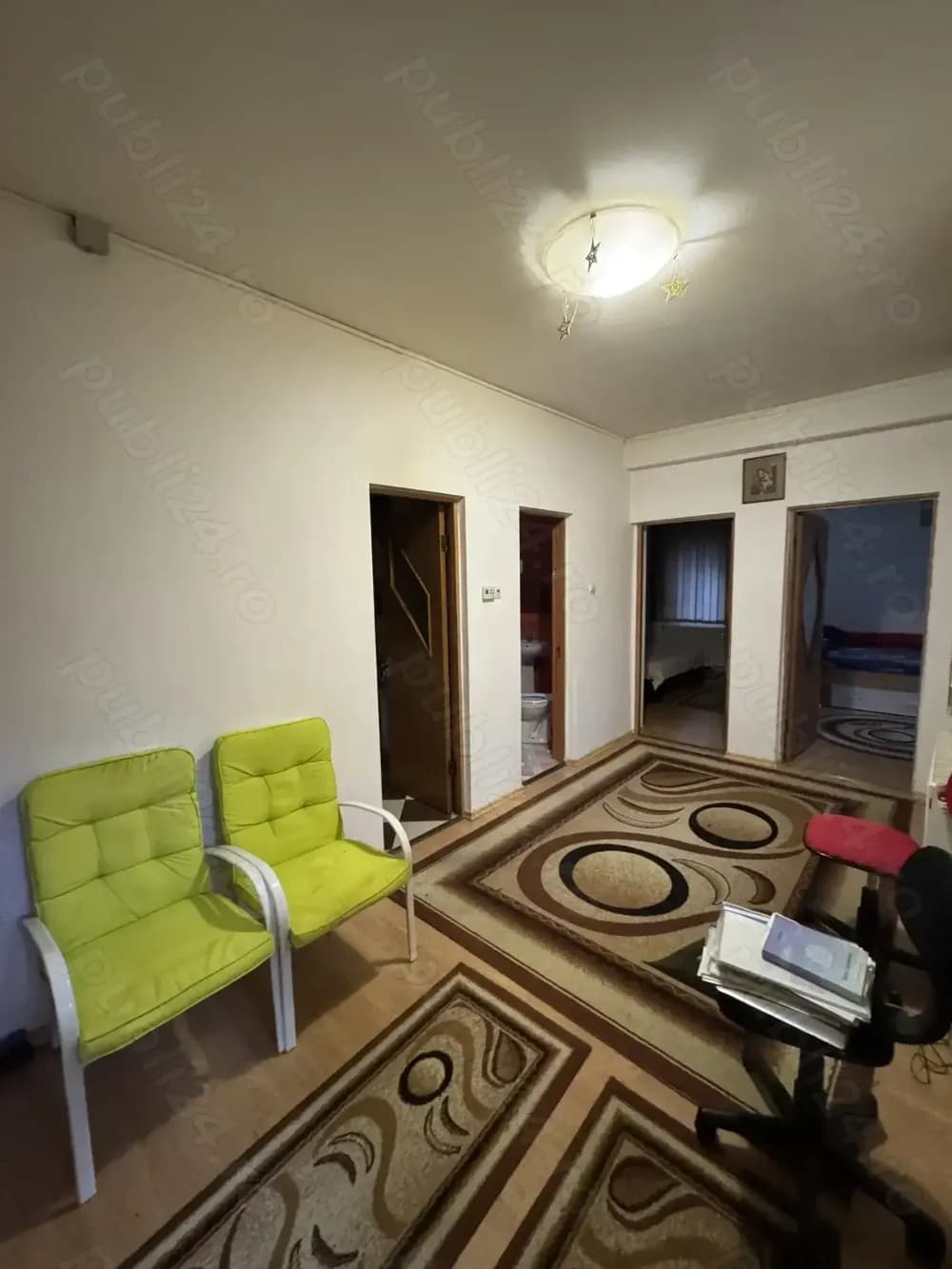 Proprietar   2 camere decomandat + curte + beci, Nerva Traian, casă din cărămidă