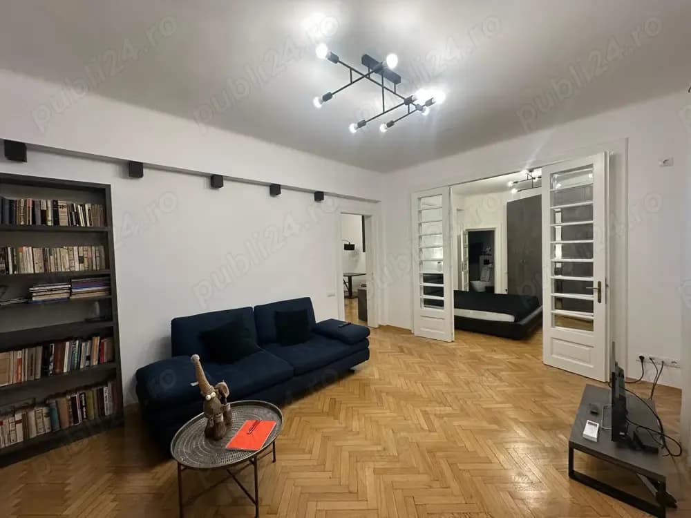 Piata Unirii 3 camere S+P+4+M renovat liber