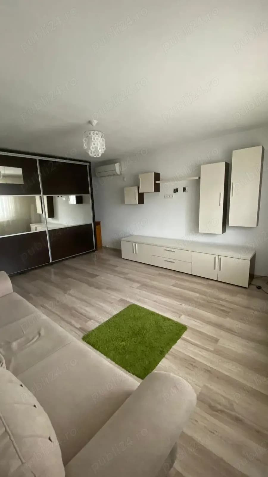 Garsoniera la 5 minute de statia de metrou C-tin Brancoveanu