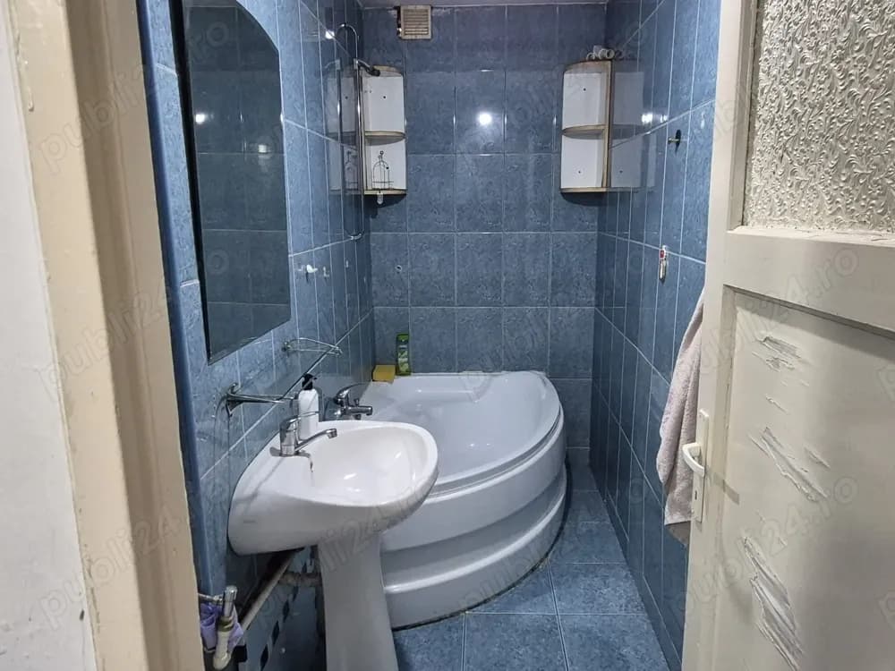 Închiriez apart 2 camera sect 4 sos Giurgiului - imagine 1