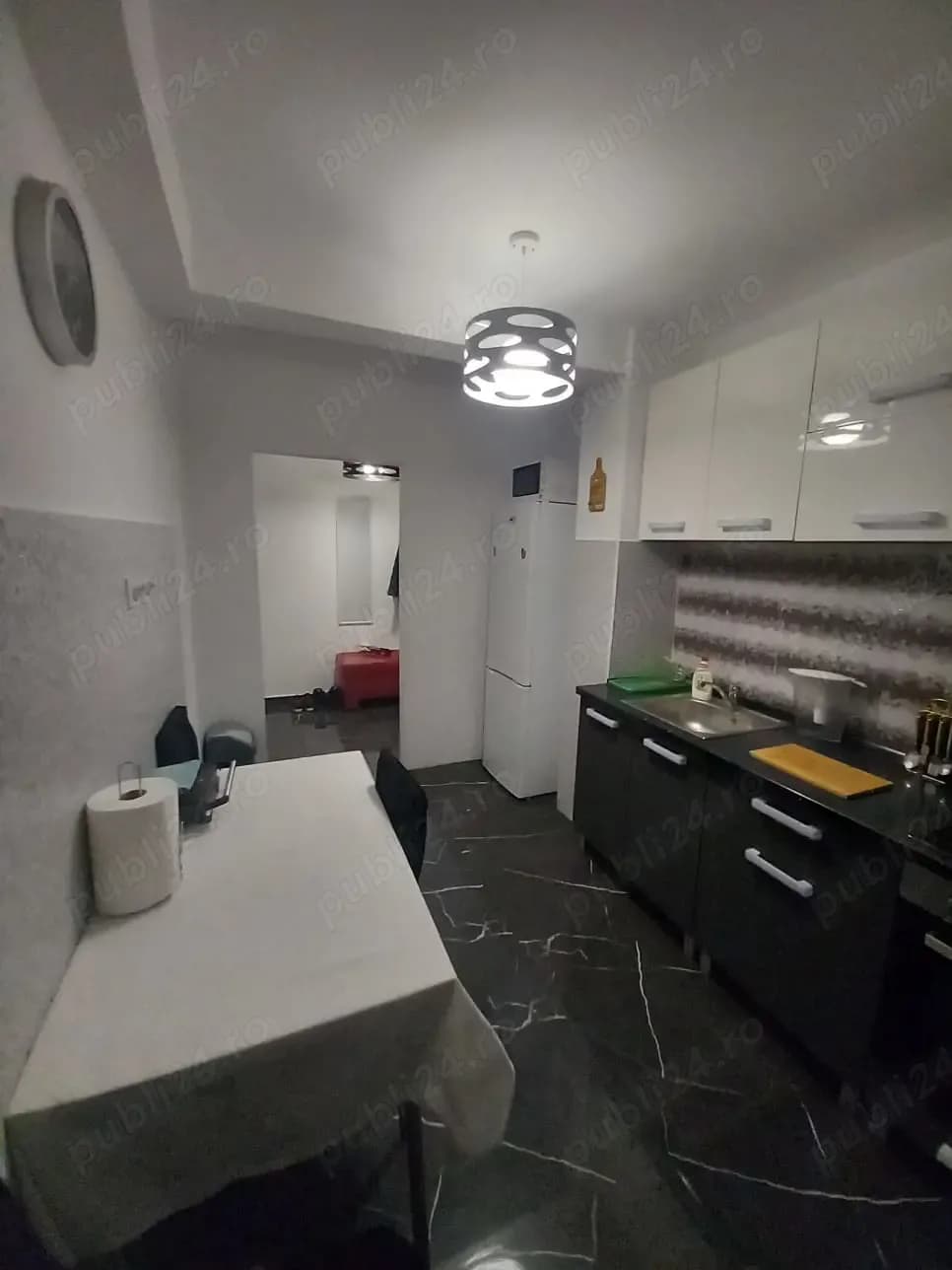 Proprietar închiriez apartament 2 camere sector 4 Apărătorii Patriei - imagine 1