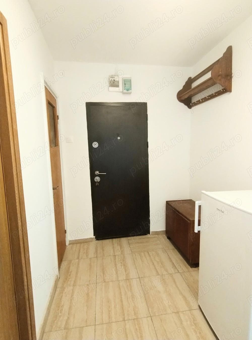 Apartament cu 3 camere, decomandat, recent renovat, la prima inchiriere