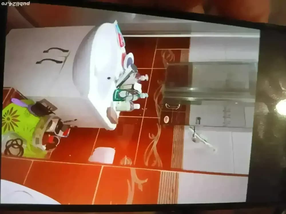 ParticularAl Uioara,vand apt 2 cam