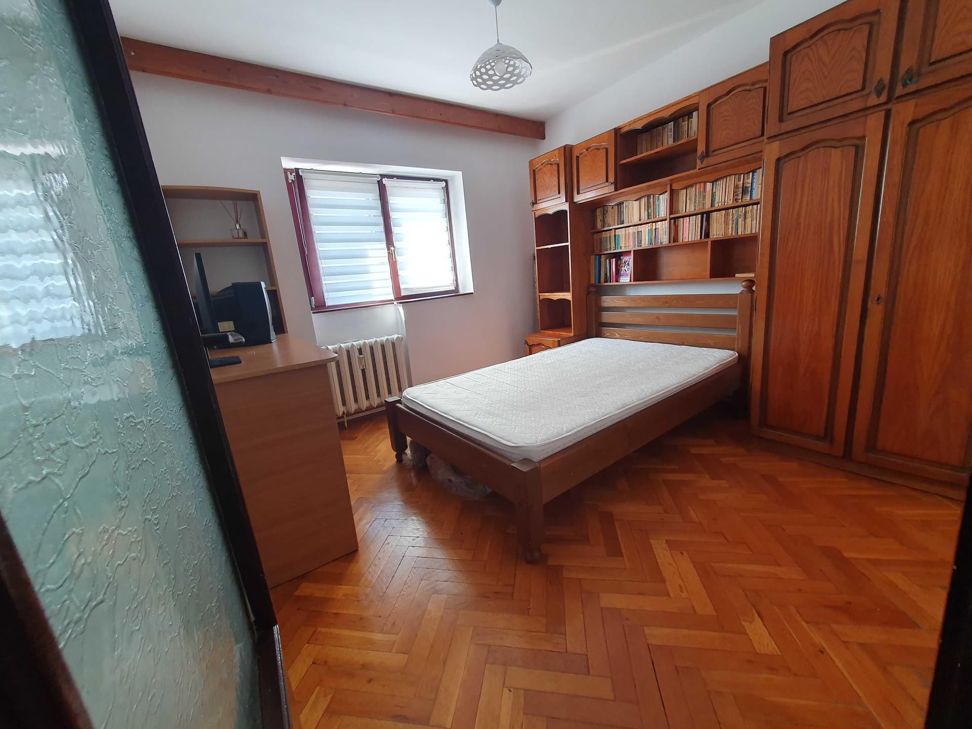 Persoana fizică vând apartament cu 4 camere str Ion Meșter nr.4 - imagine 1