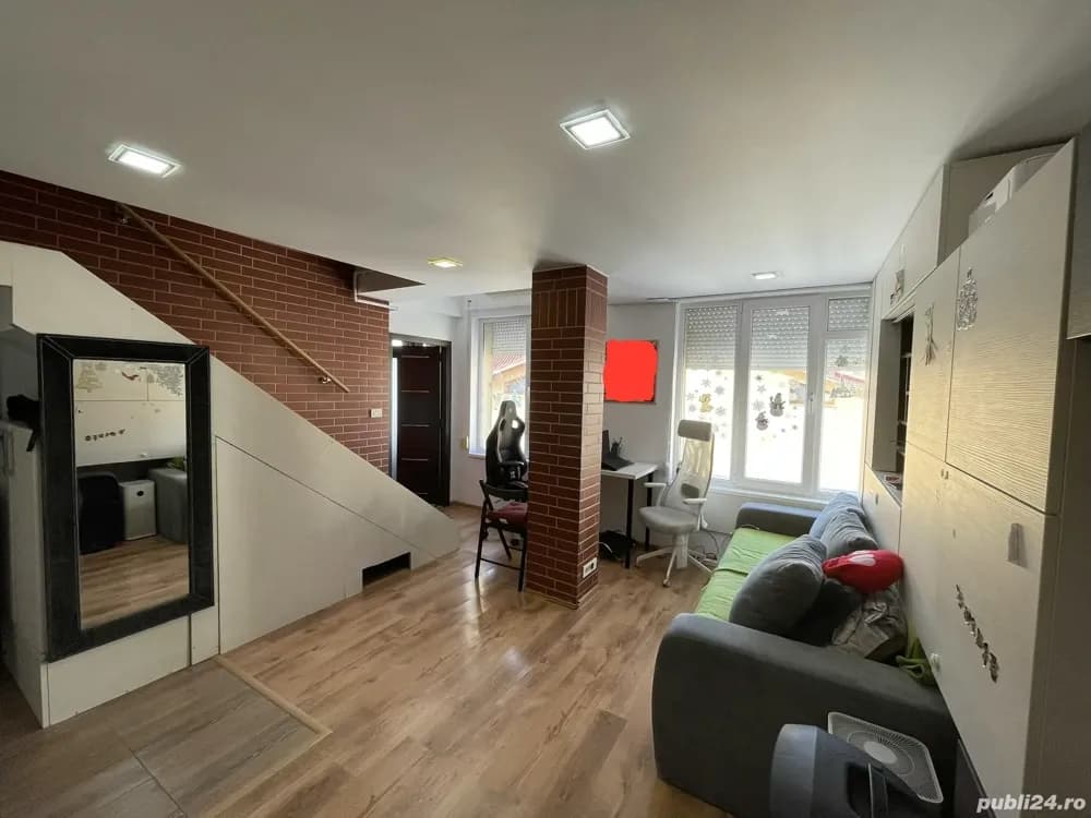 Vand Duplex la 4min mers pe jos de metrou Apărătorii Patriei, 3 camere, 2 bai, 72mp