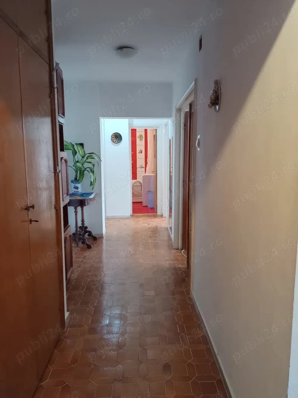 DE VANZARE apartament 3 camere 2bai.zona Unirii, Rond Cosbuc,et.4din8 - 300000 euro