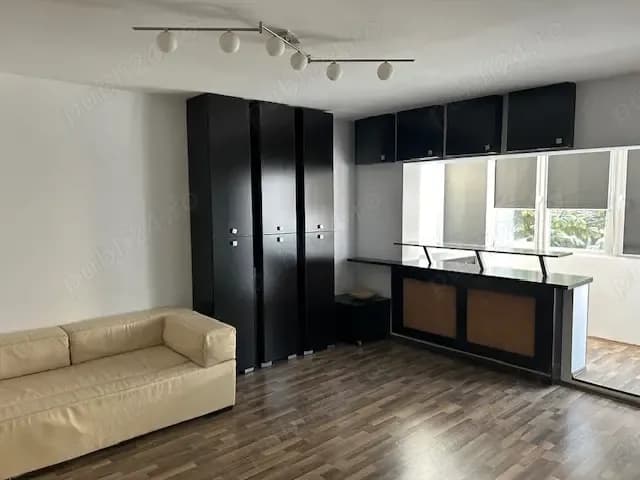 Vanzare apartament 3 camere