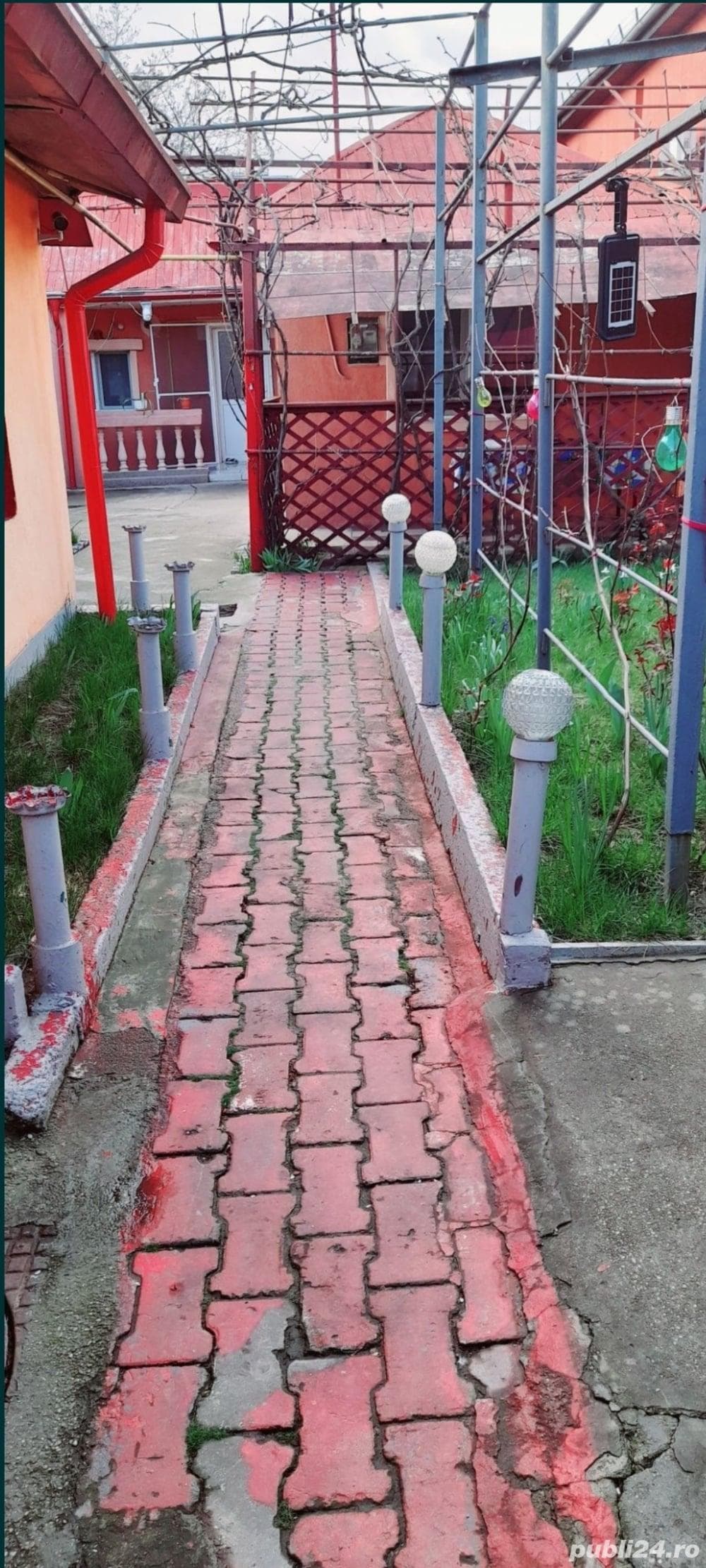 Casa de vanzare mobilată