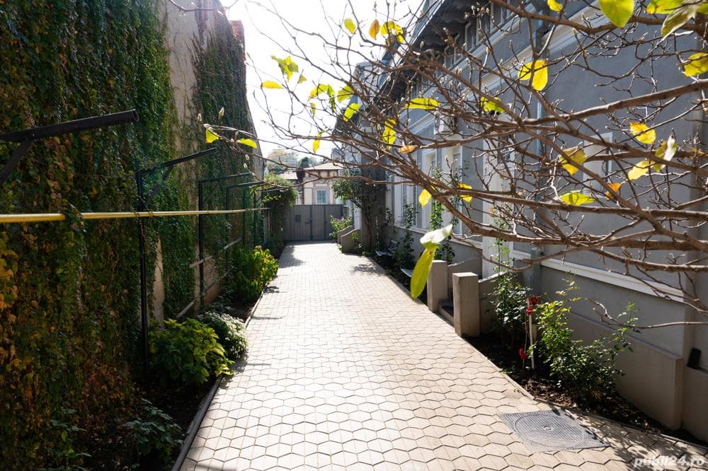 Vând imobil 418 mp locuibil în zona Casa Poporului (Rond Coșbuc) pt. locuit sau birouri